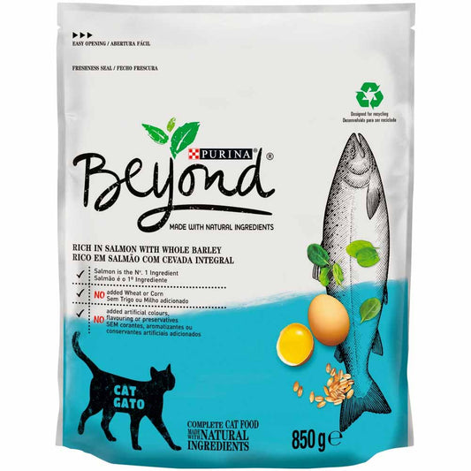 Beyond Simply Dry Cat Food Rich in Salmon, 850 g